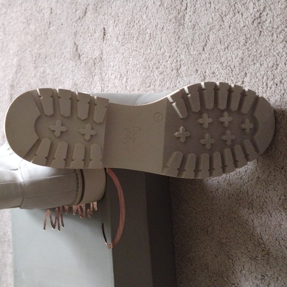 Crown Vintage Boots - Picture 5 of 6